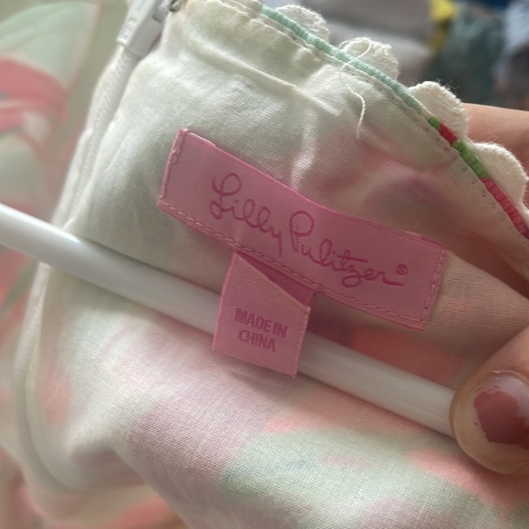 Lilly pulitzer size 0 dress! Super cute and worn a handful of times - Picture 3 of 4